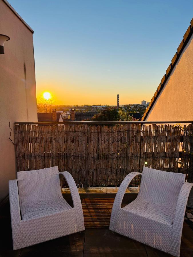 Pink Tropical Champagne Apartment Reims Exterior photo